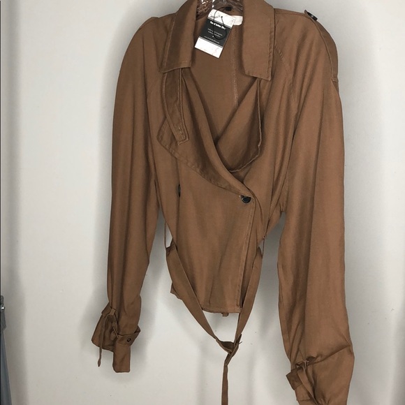 Belted camel jacket - Picture 6 of 8